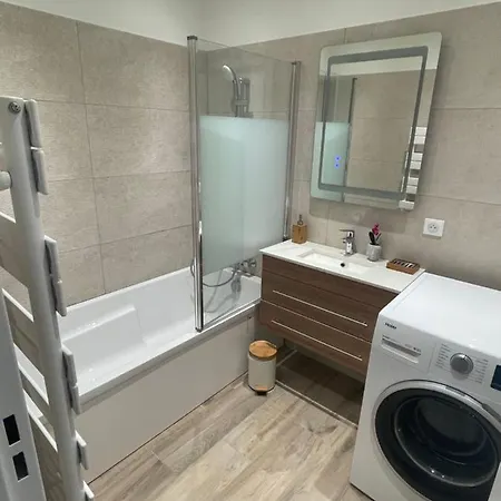 Apartment élégance Provençale: Oasis Climatisée à Deux Pas De La Antibes